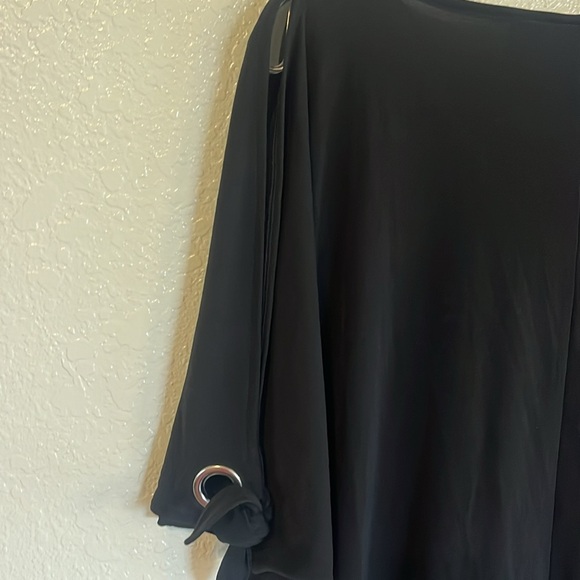 Chico’s Black Cold Shoulder Top Size S/M - Picture 6 of 6